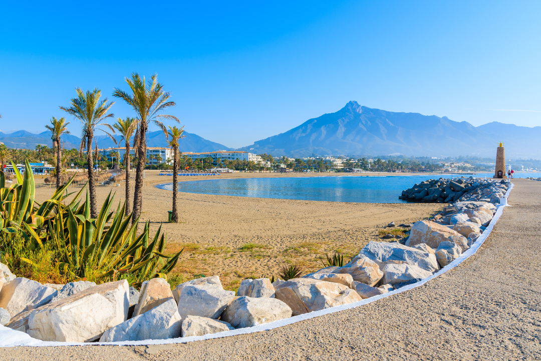 Playa de Málaga en un día de verano